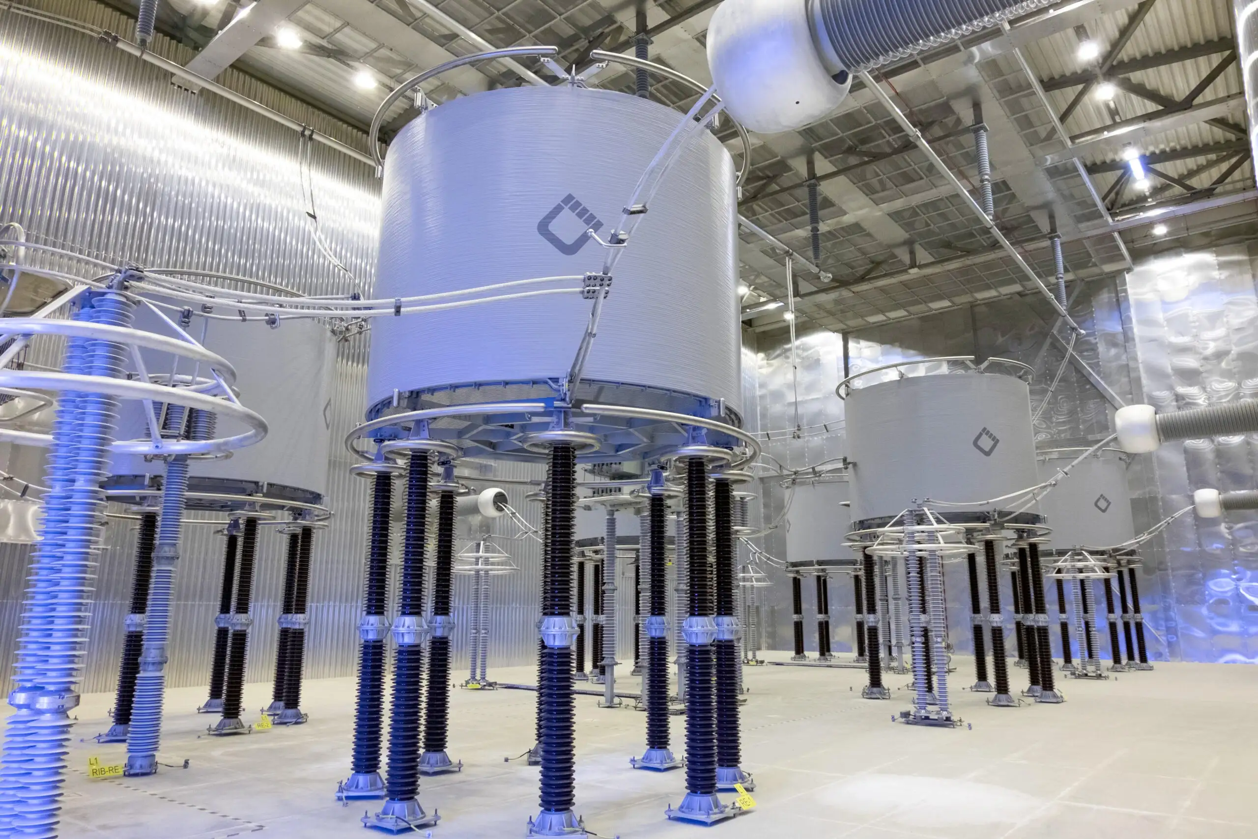 Converter reactor indoor